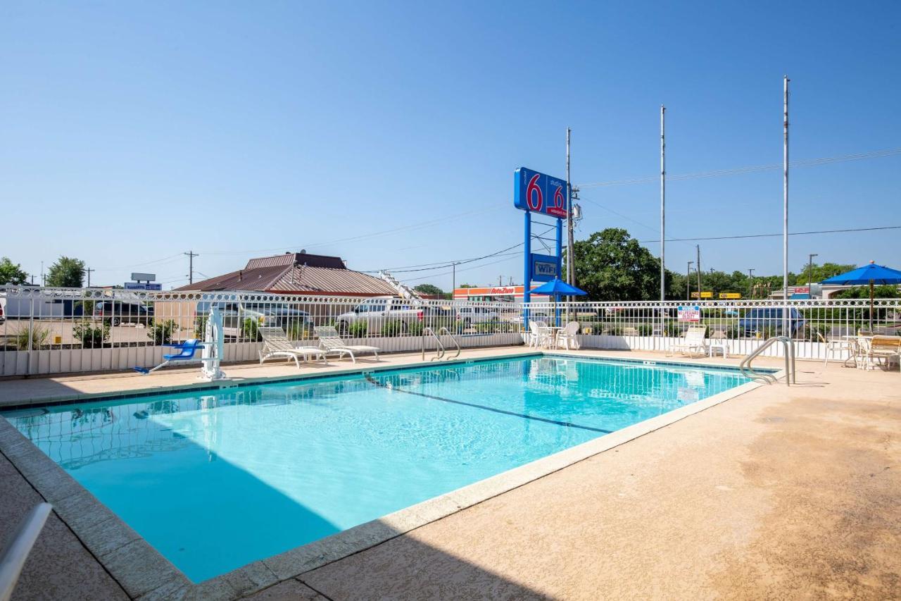 Motel 6-Bryan, Tx - University Area Exterior foto